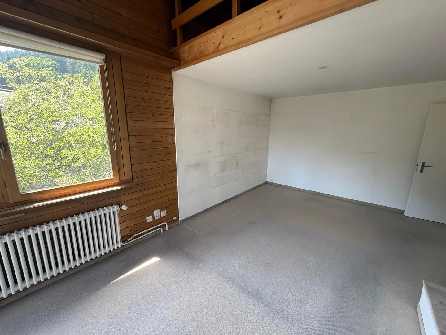 Geräumter Raum in einem Haus